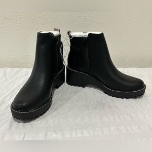 Universal Thread Taci Boots